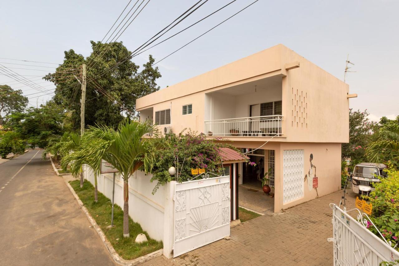 Agoo Hostel (Adults Only) Accra Kültér fotó